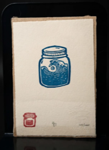 Grabado Ola en frasco/ Andrea Rojas Corres